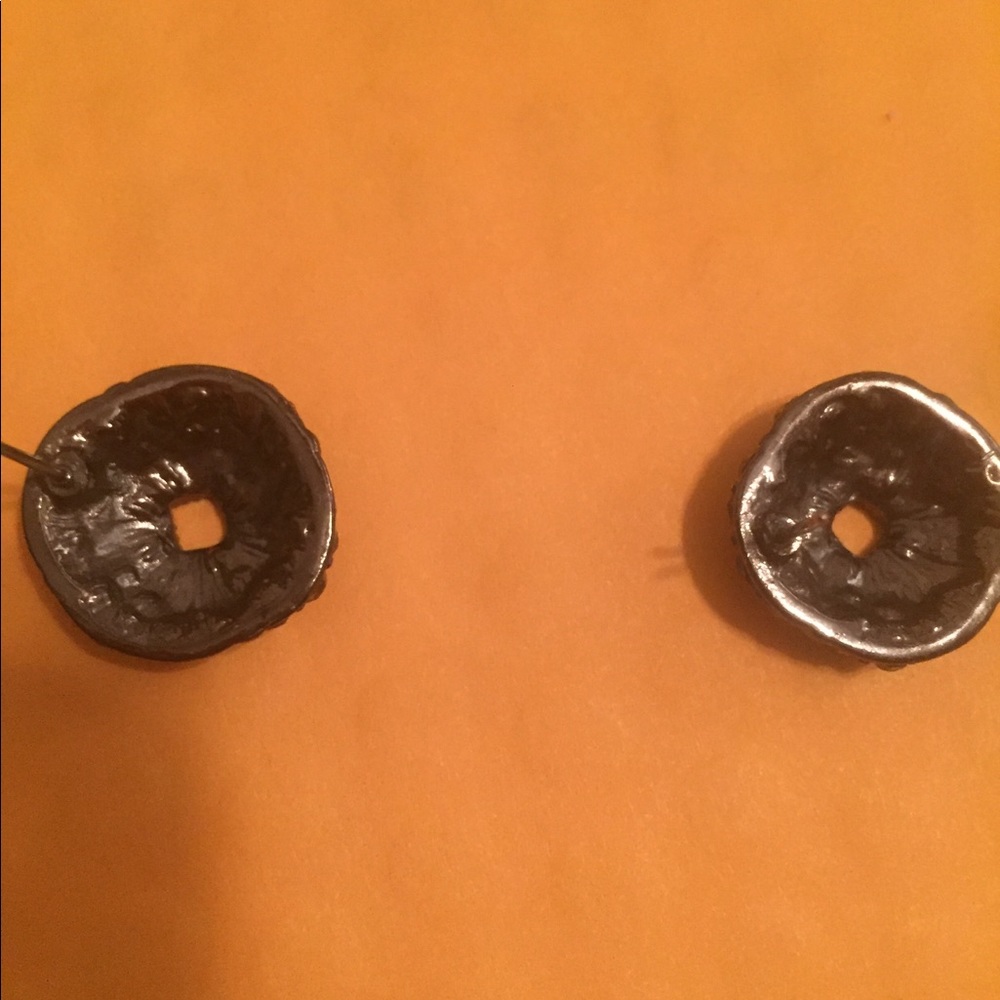 Earring - Picture 2 of 6